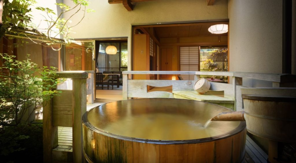松伯亭あづま荘　客室温泉