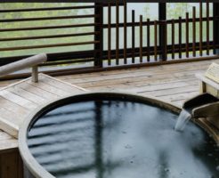 あかん遊久の里鶴雅　客室温泉露天風呂